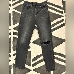 black light wash american eagle jeans size "4"